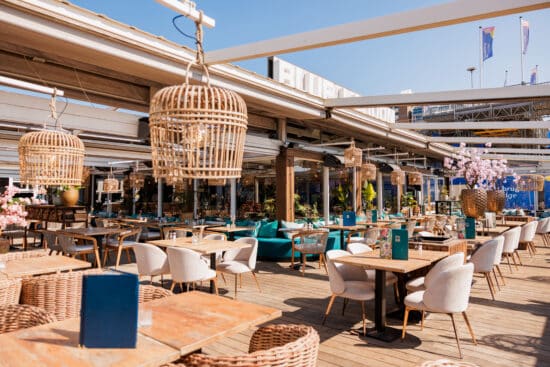 Außenterrasse der Blauen Lagune